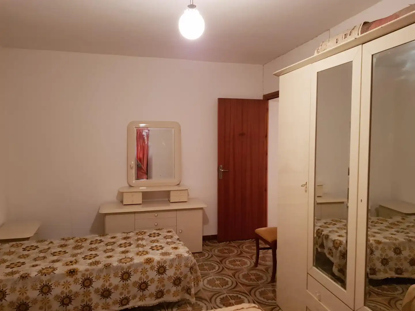 Dormitori de Casa o xalet en venda en Pétrola amb Terrassa