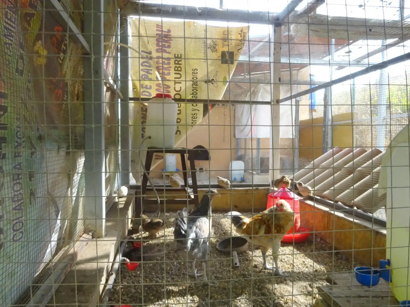 Vista exterior de Casa o xalet en venda en Alhaurín de la Torre amb Aire condicionat, Jardí privat i Terrassa