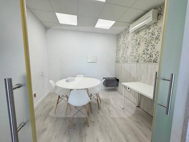 Local comercial en Venta en Calle del Cristo de la Salud en Guardia Civil - Zona industrial