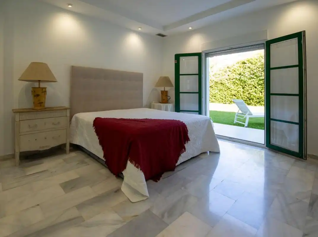 Habitación de Piso de alquiler en Marbella con Aire acondicionado, Calefacción y Amueblado