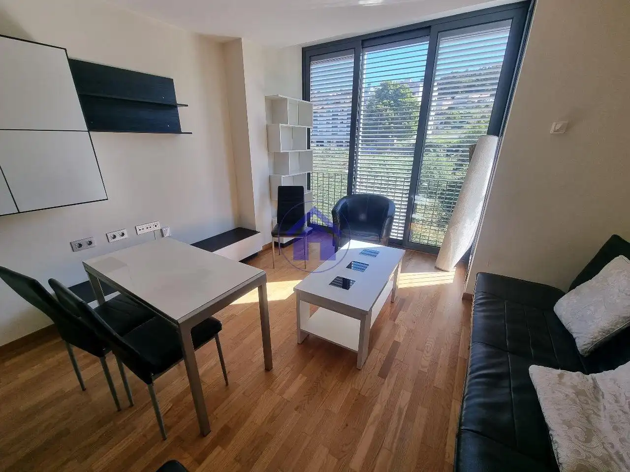 Wohnzimmer von Wohnungen zur Miete in Vigo  mit Heizung, Parkett und Abstellraum