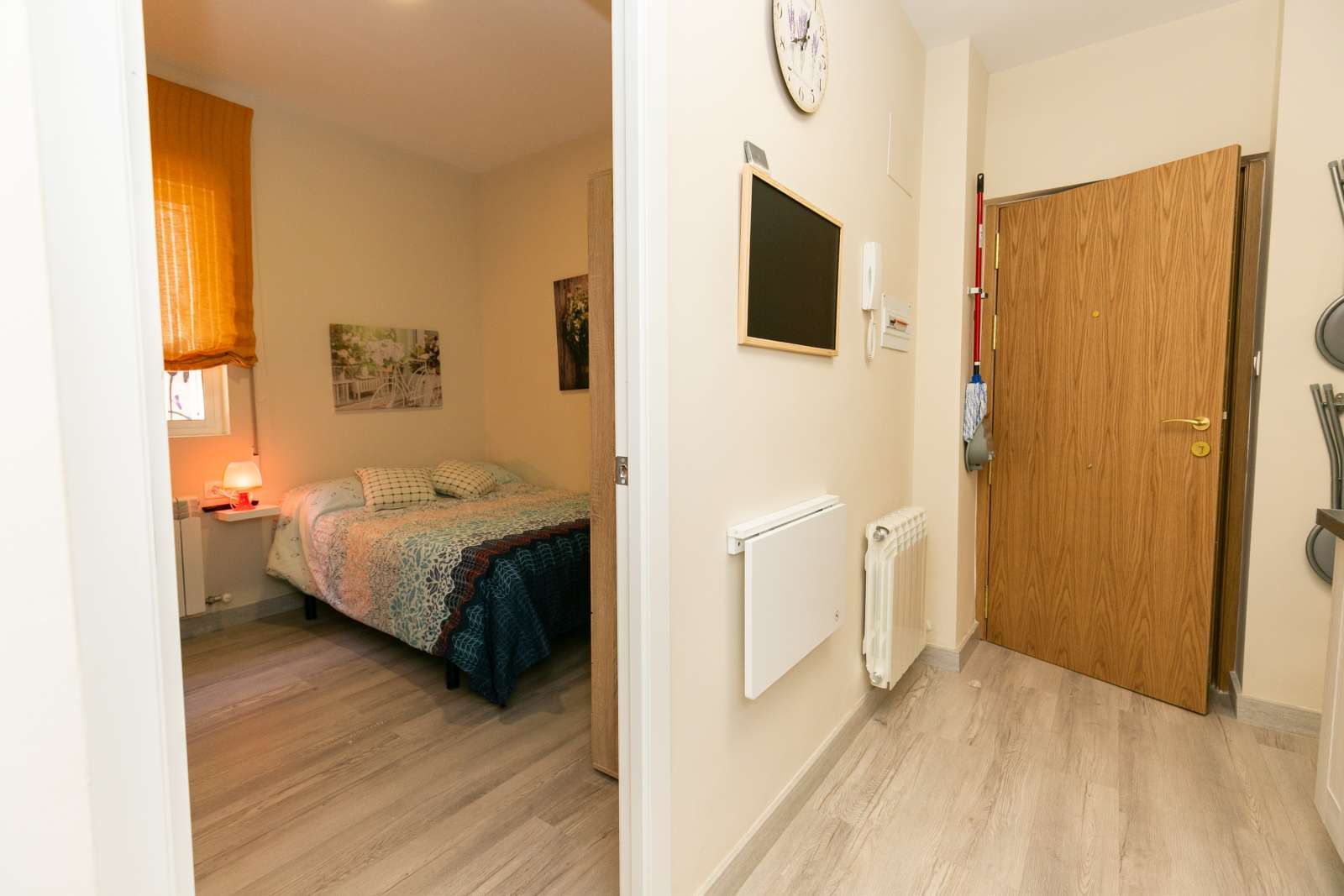 Dormitori de Pis per a compartir en  Granada Capital amb Aire condicionat i Terrassa