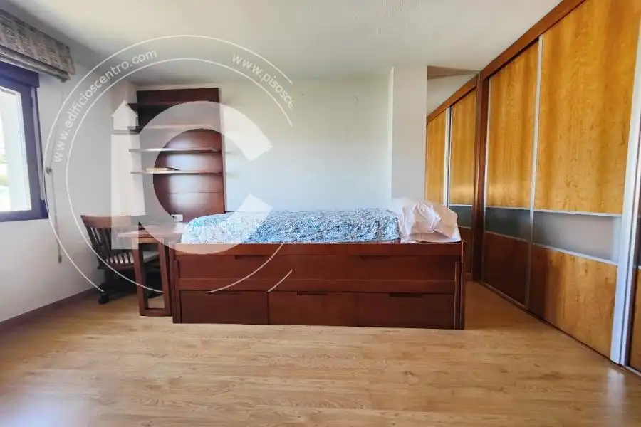 Habitación de Casa o chalet de alquiler en Huétor Vega con Aire acondicionado y Jardín privado