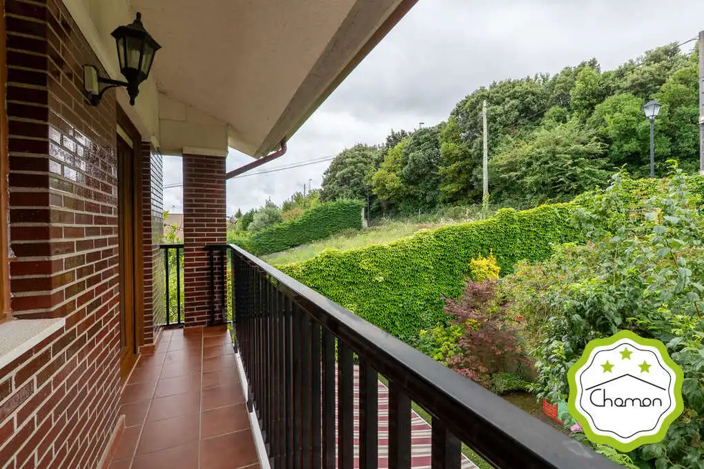 Balcony of Houses for sale in Castro-Urdiales  with Heating and Furnished