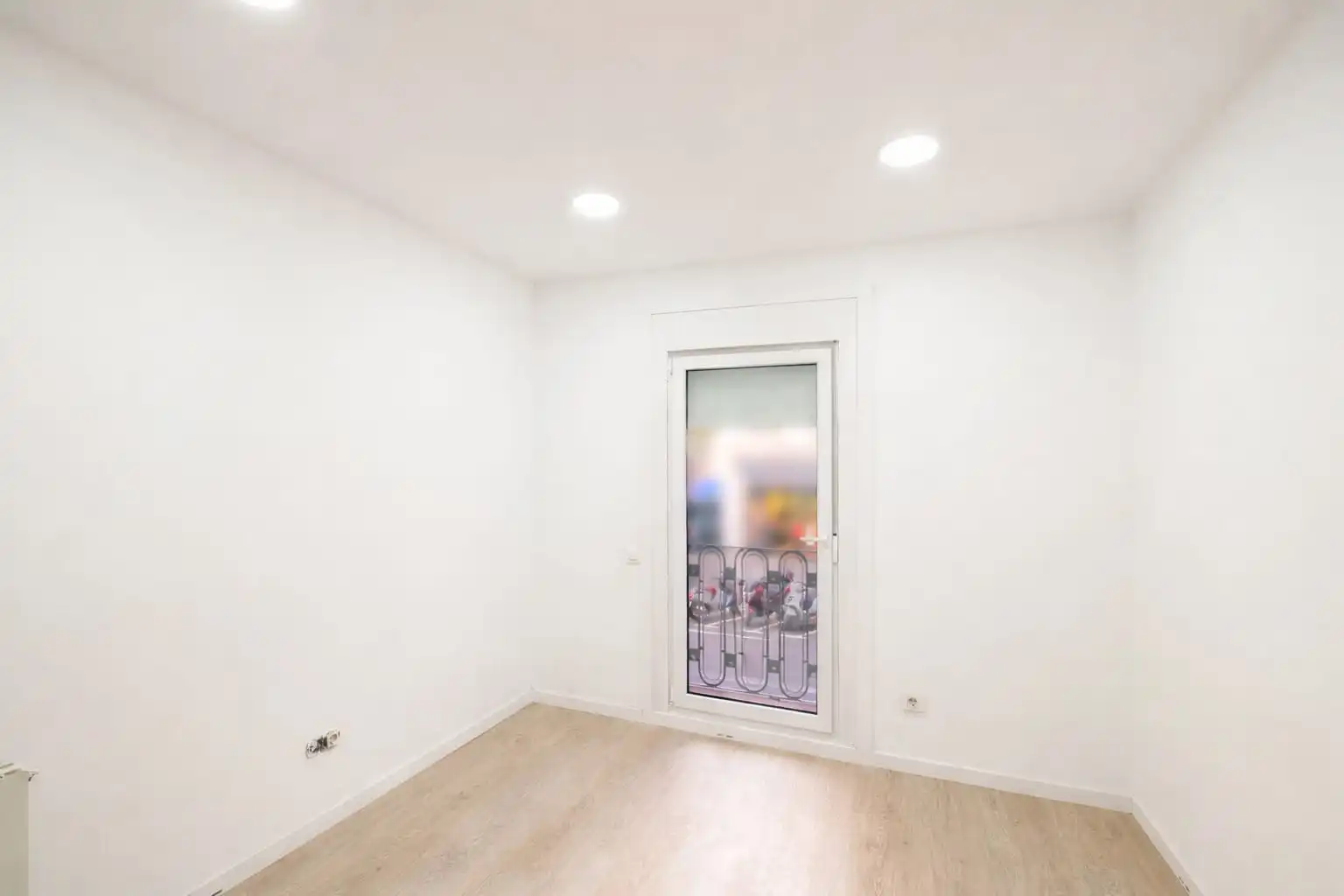 Bedroom of Flat for sale in  Barcelona Capital  with Heating, Parquet flooring and Oven
