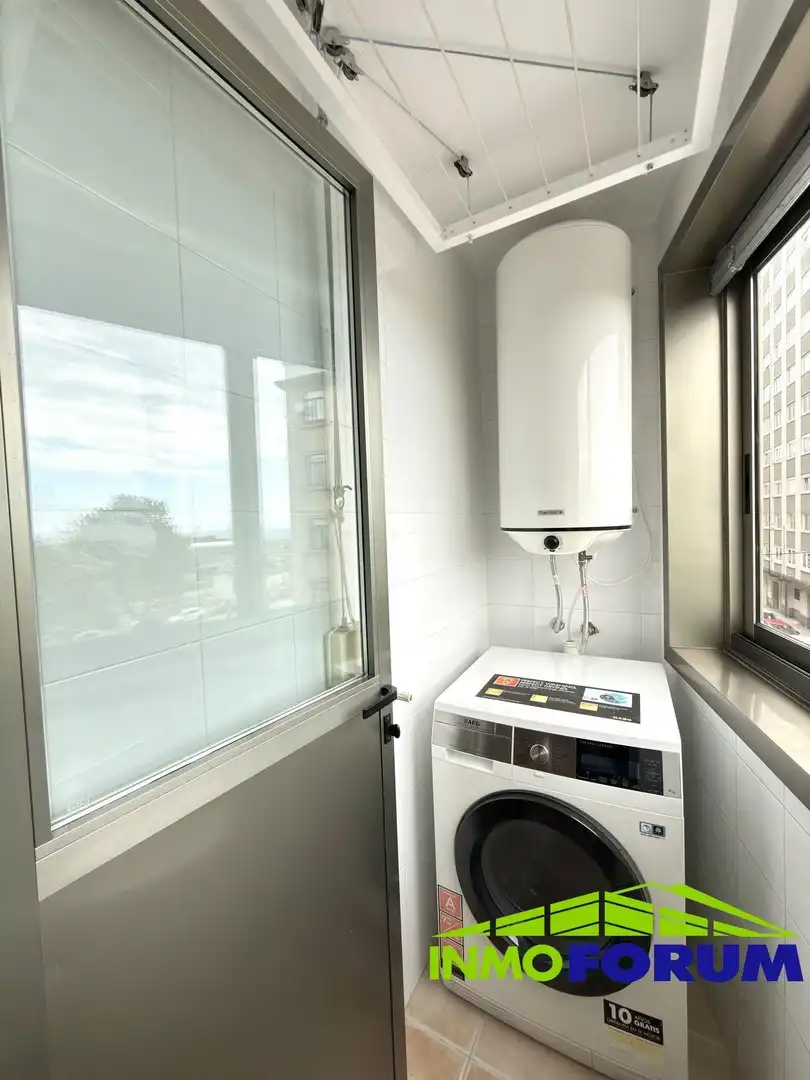 Bathroom of Flat for sale in A Coruña Capital   with Heating and Storage room