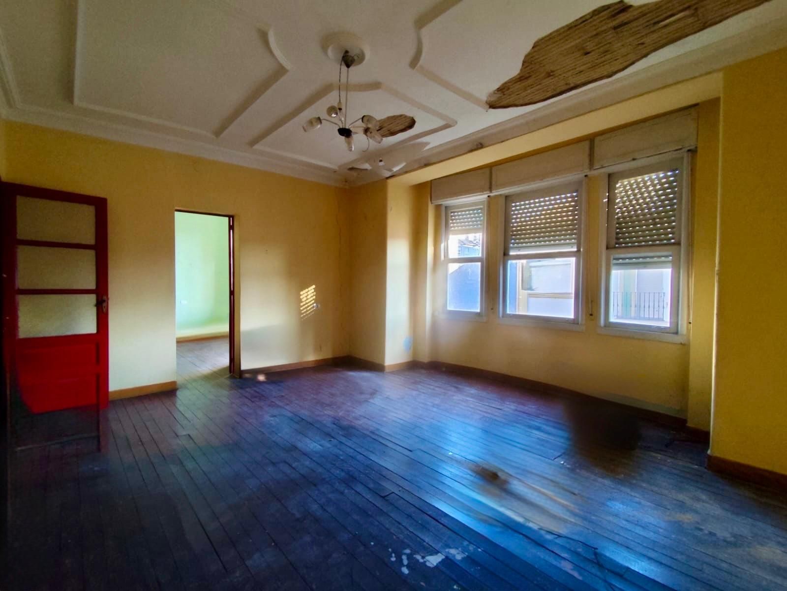 Sala d'estar de Pis en venda en Chantada amb Balcó