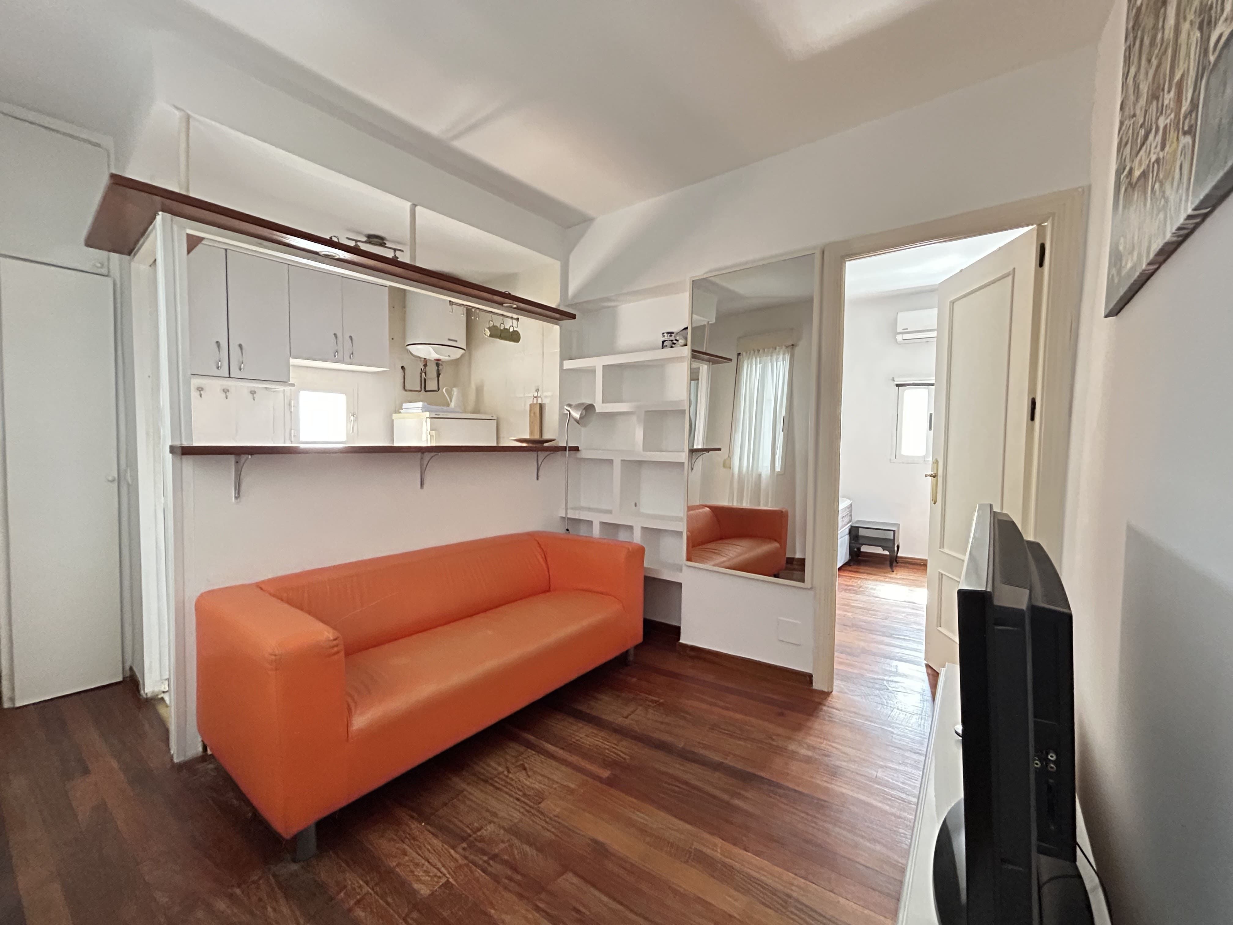 Living room of Flat for sale in  Madrid Capital