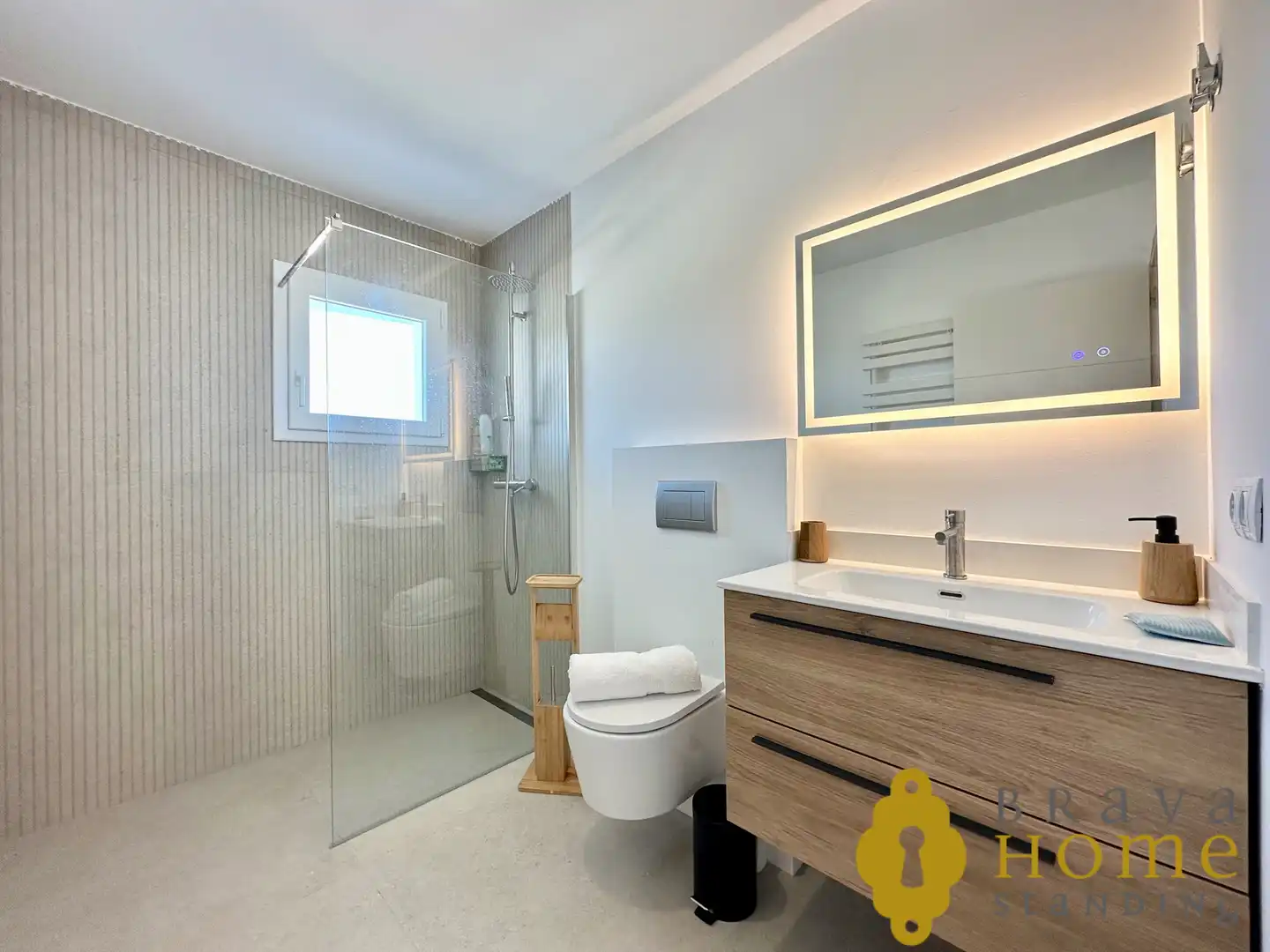Bany de Casa o xalet en venda en Roses amb Aire condicionat, Jardí privat i Terrassa