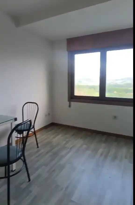 Habitación de Apartamento de alquiler en Nigrán con Calefacción, Trastero y Amueblado