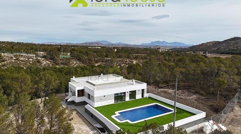 1374. Chalet de obra nueva en venta en Lorca  Zona La Parroquia, 230 m con piscina y parcela de 4.000 m