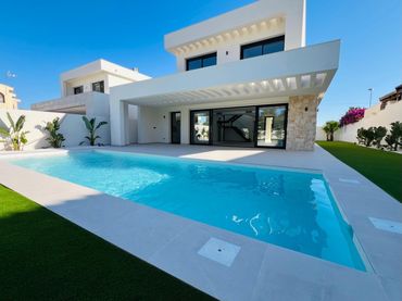 Villa avec balcon à vendre à Calle Calle Salinas