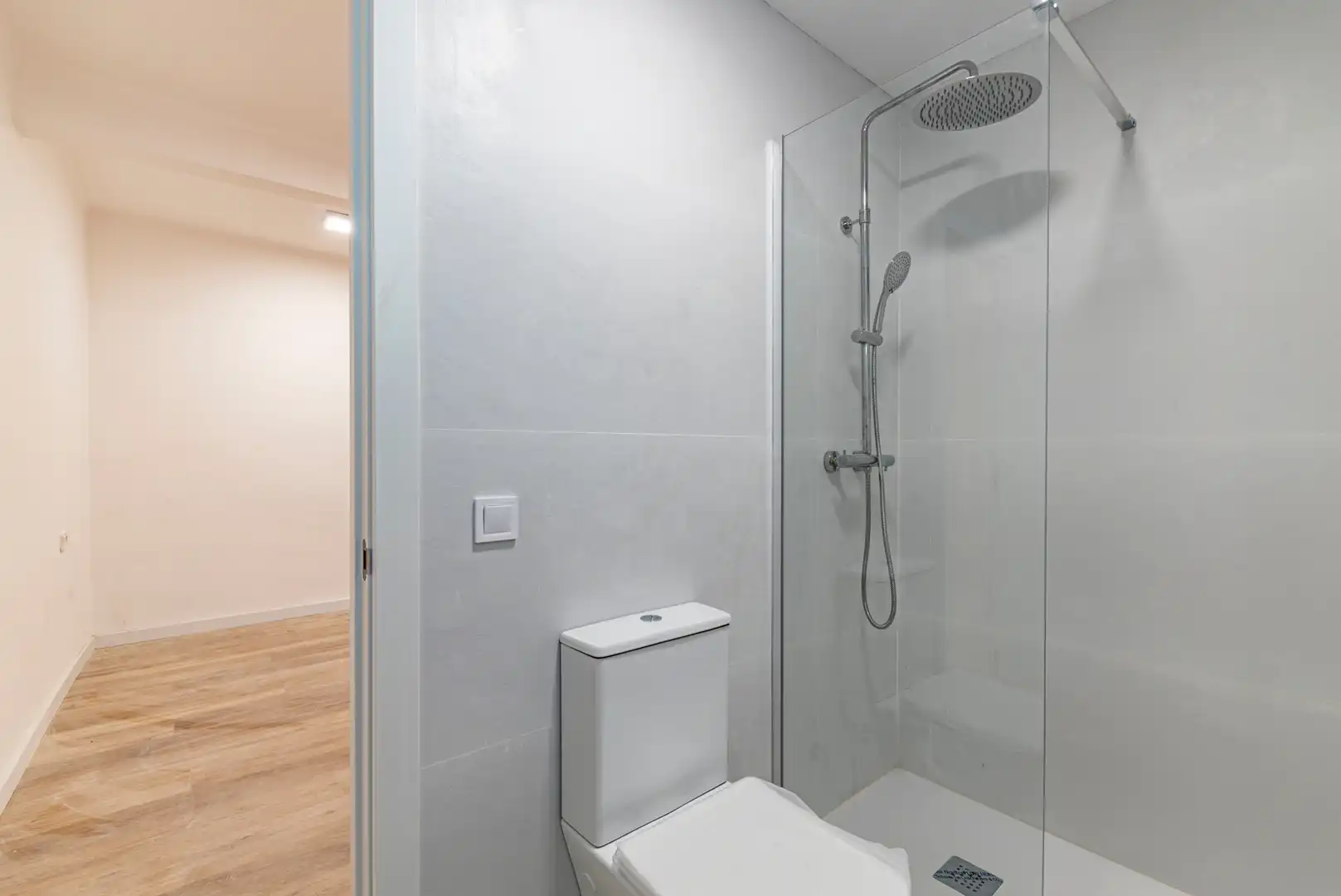 Badezimmer von Wohnung zum Verkauf in L'Hospitalet de Llobregat mit Klimaanlage, Heizung und Parkett