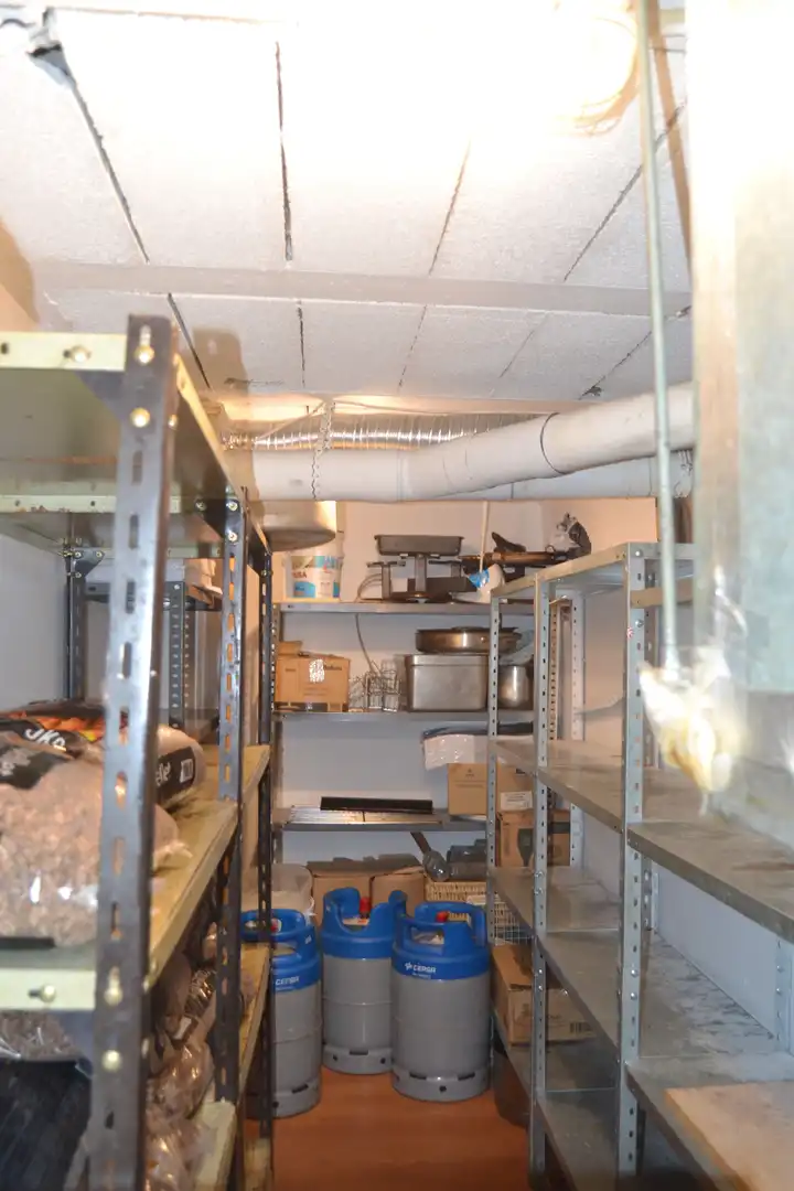 Commercial properties for sale in Aisa