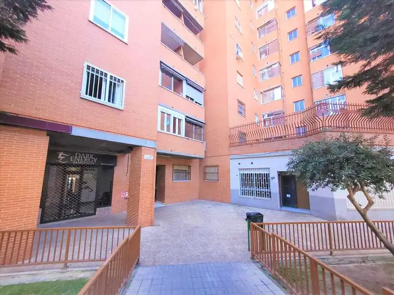 Vista exterior de Pis en venda en Madrid
