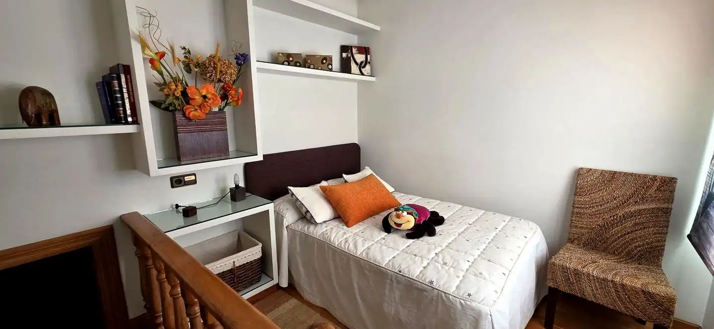 Bedroom of Houses for sale in Valdés - Luarca  with Heating, Private garden and Parquet flooring