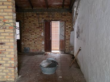 Casa aparellada amb balcó en venda a Ubrique