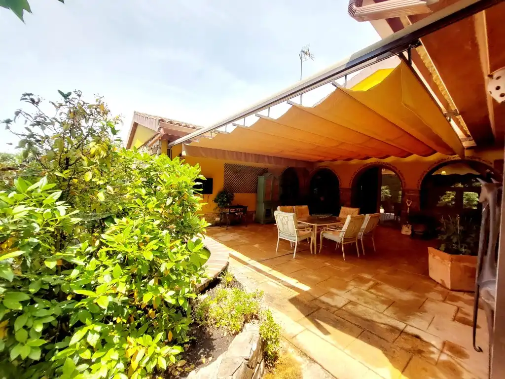 Terrassa de Casa o xalet en venda en Badajoz