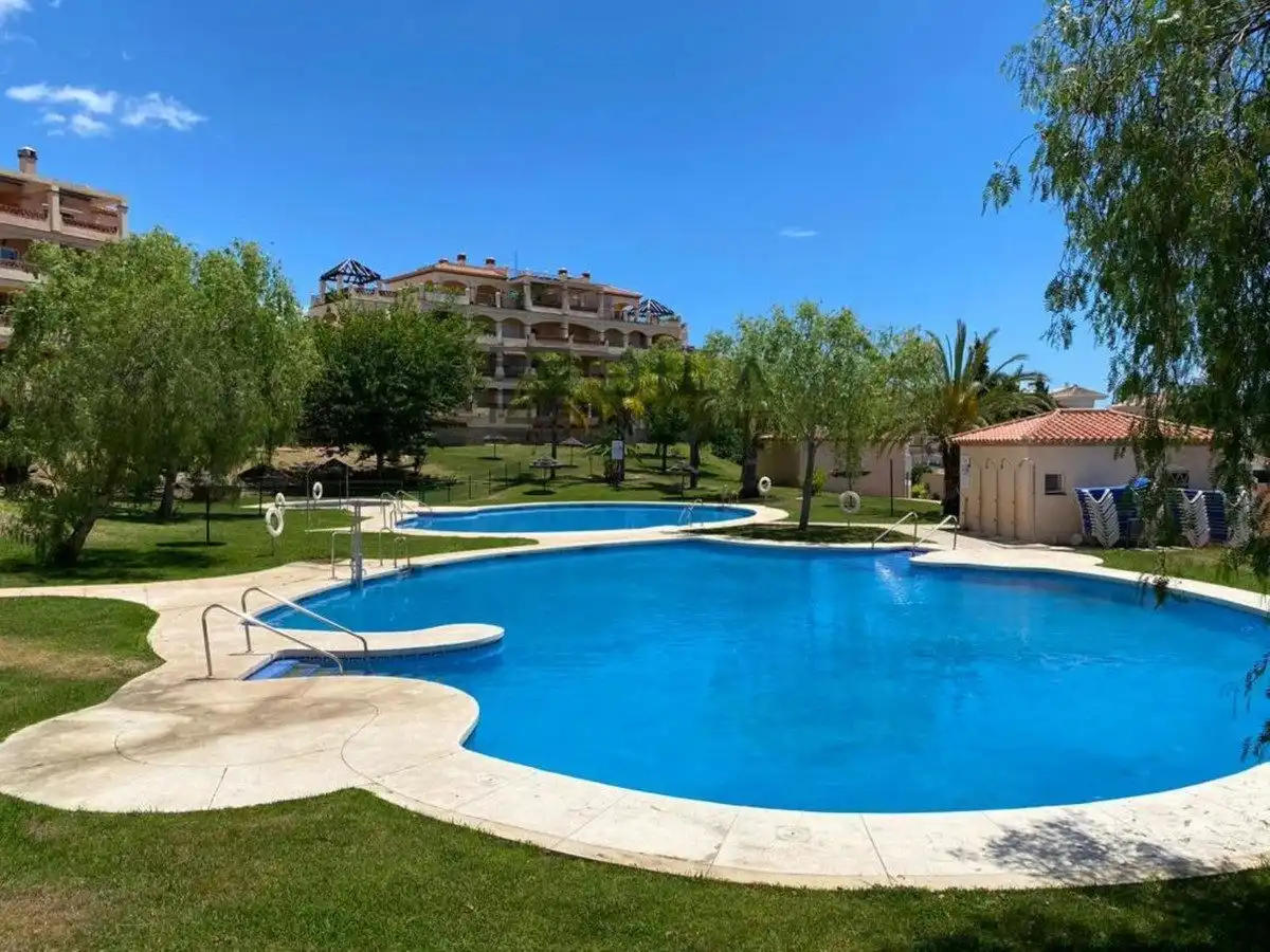 Piscina de Casa adosada en venda en Mijas amb Traster, Piscina i Piscina comunitària