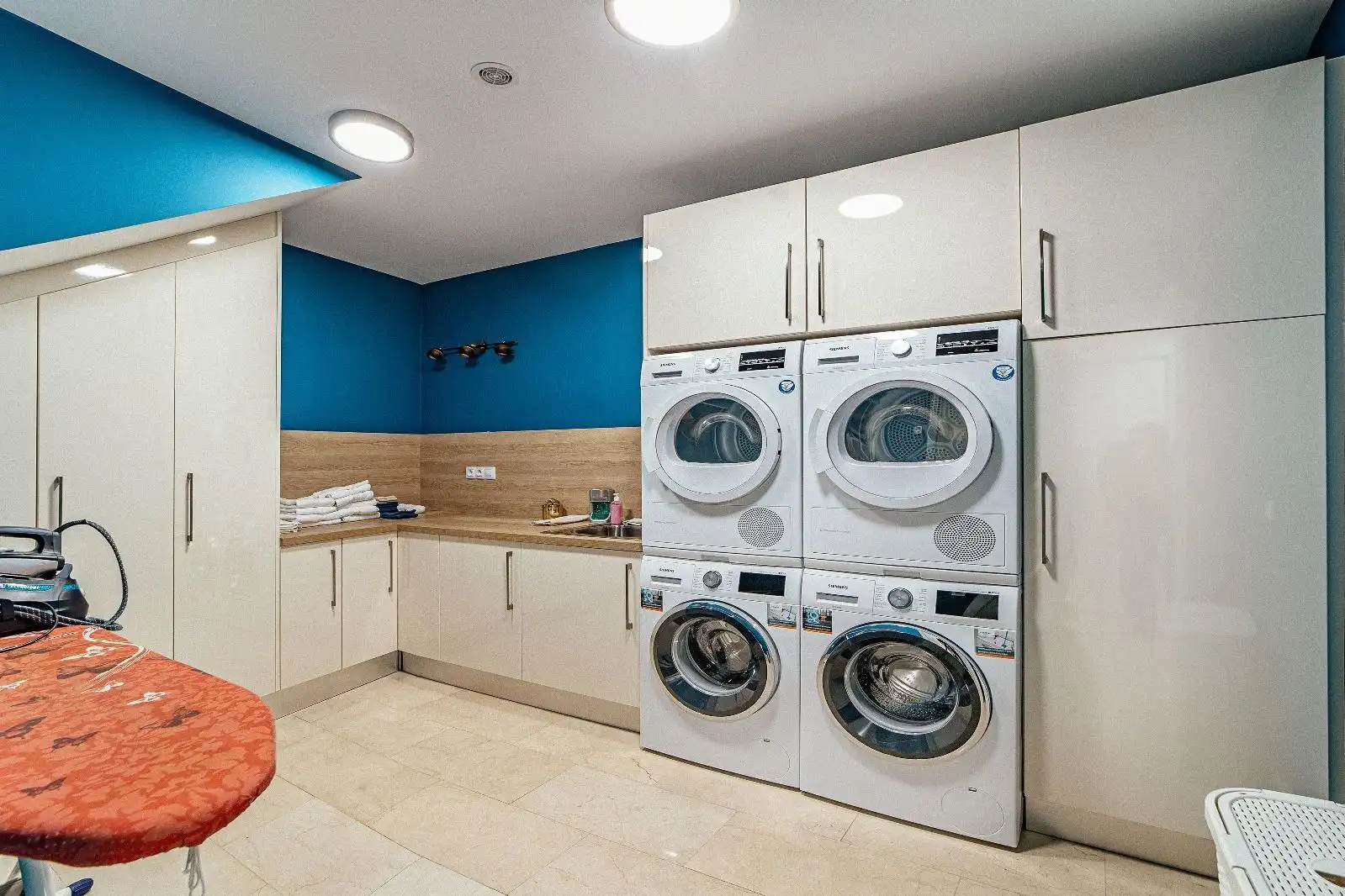 Cocina de Casa o chalet de alquiler en Estepona con Aire acondicionado, Jardín privado y Terraza