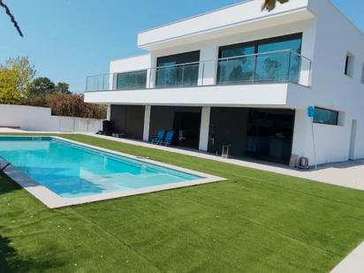 Piscina de Casa o xalet en venda en Vidreres amb Aire condicionat, Calefacció i Jardí privat