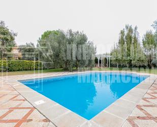 Swimming pool of House or chalet for sale in Atarfe  with Air Conditioner, Heating and Private garden