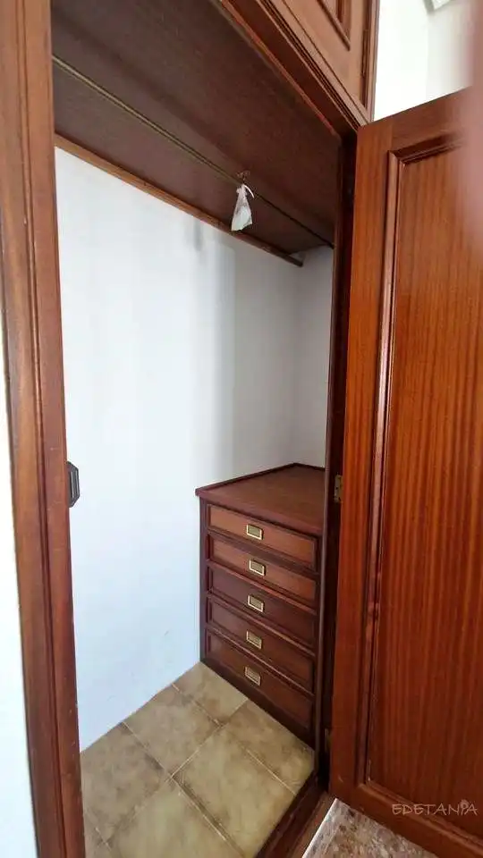 Habitación de Piso en venta en Alfara del Patriarca con Aire acondicionado, Trastero y Amueblado