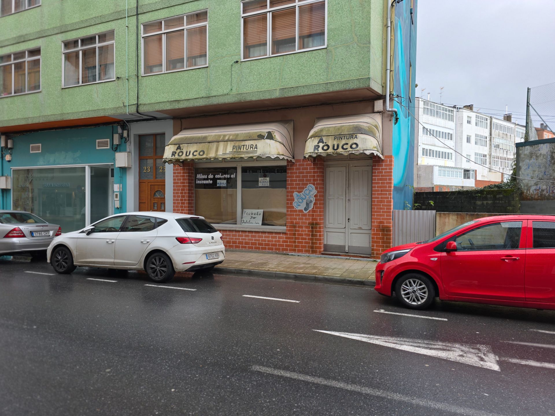 Local de lloguer a Avenida da Terra Cha, 25