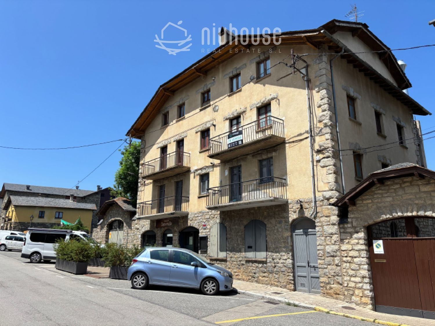 Exterior view of Flat for sale in Alp  with Private garden, Terrace and Storage room
