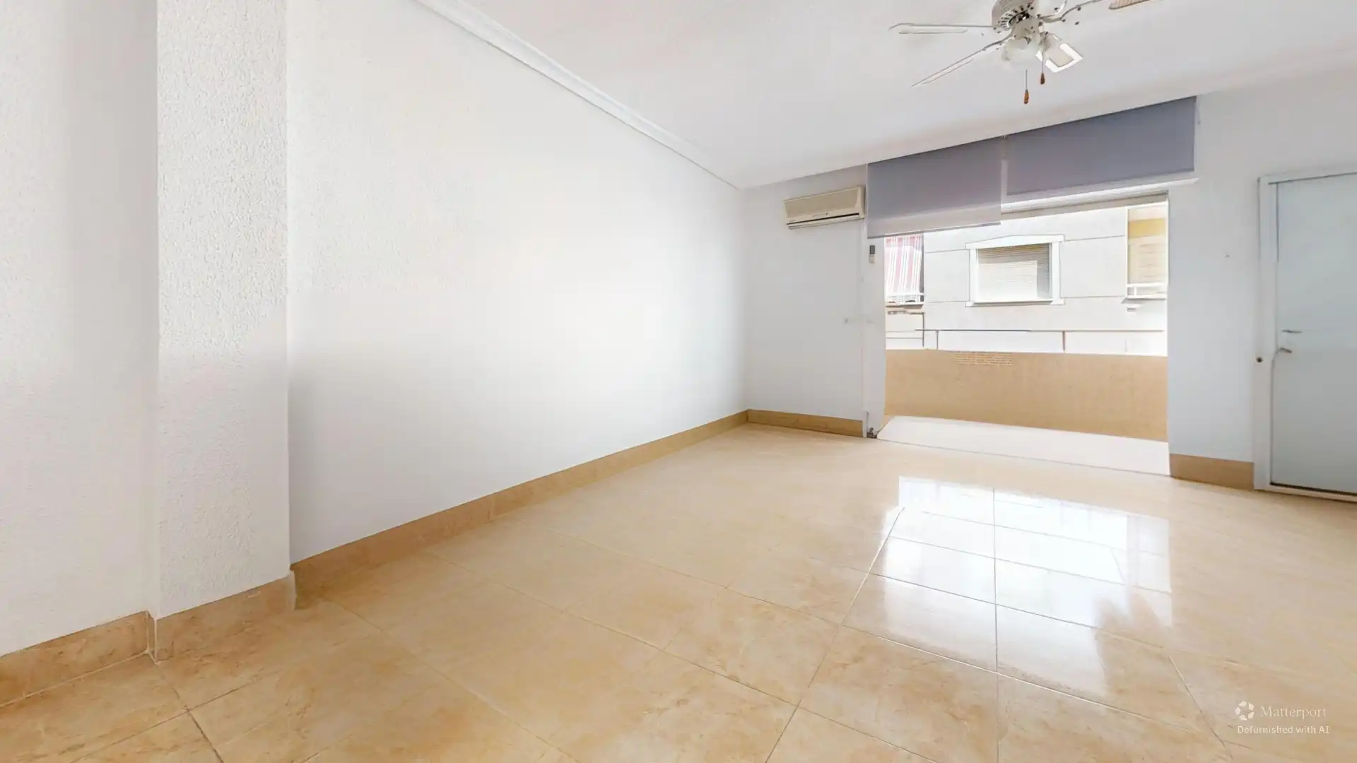 Habitación de Piso en venta en Torrevieja con Aire acondicionado, Terraza y Amueblado