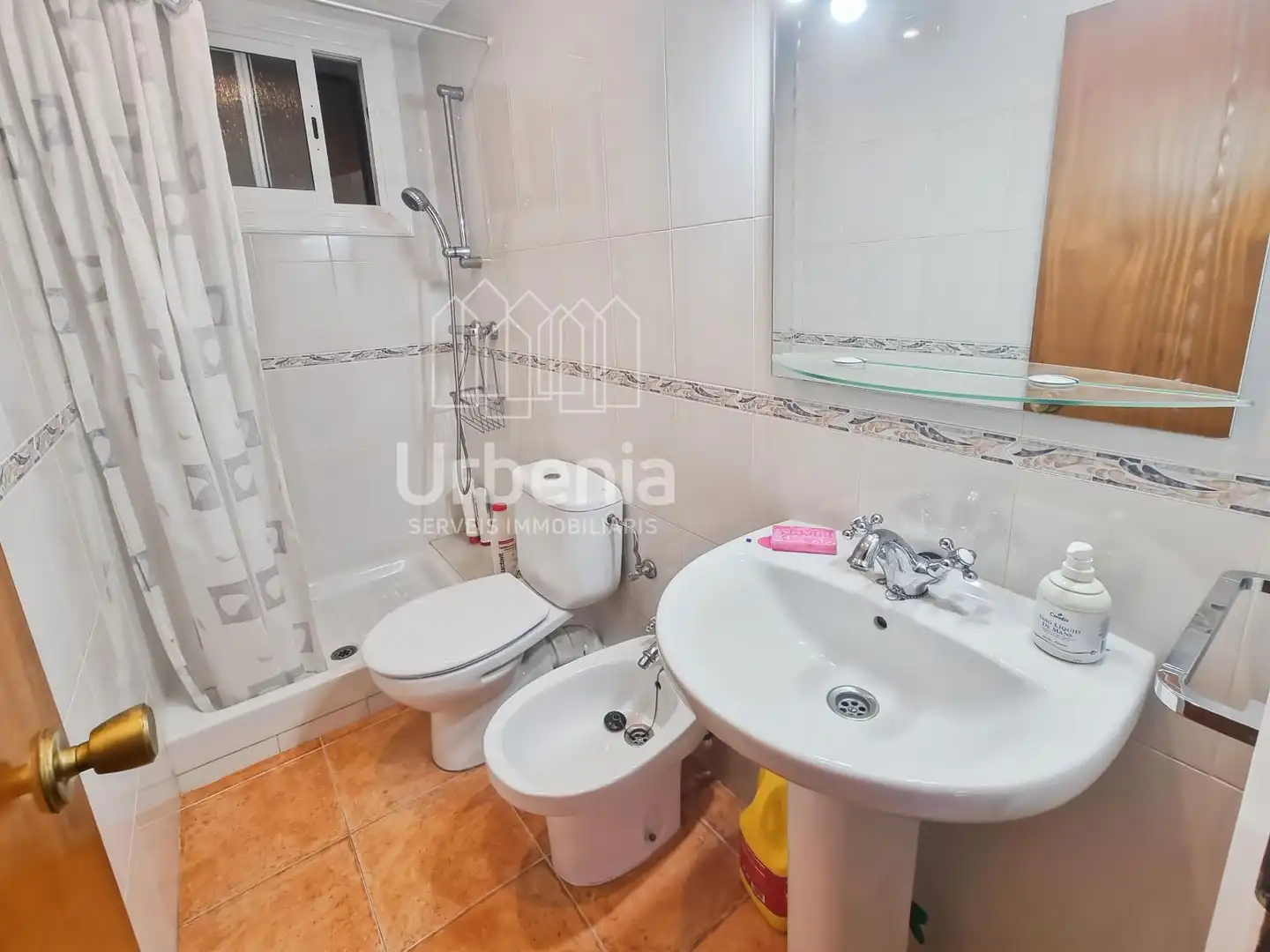 Bathroom of Flat for sale in Mataró  with Terrace and Furnished