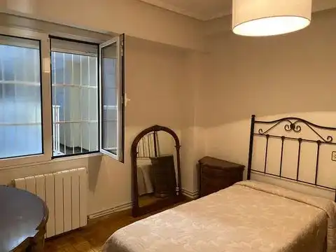Dormitori de Pis en venda en Gijón 