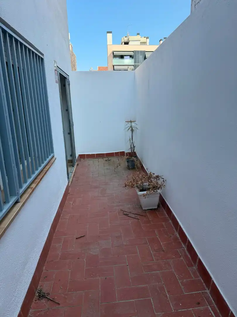 Local comercial de lloguer a Avinguda de Martí Pujol, imagen 2