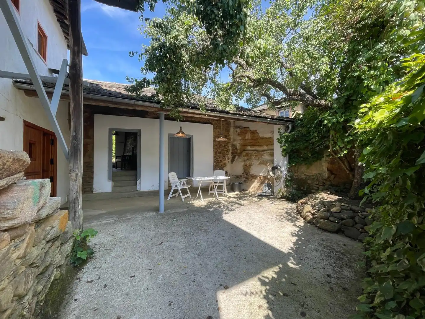 Vista exterior de Finca rústica en venda en Cabañas Raras amb Jardí privat, Terrassa i Traster