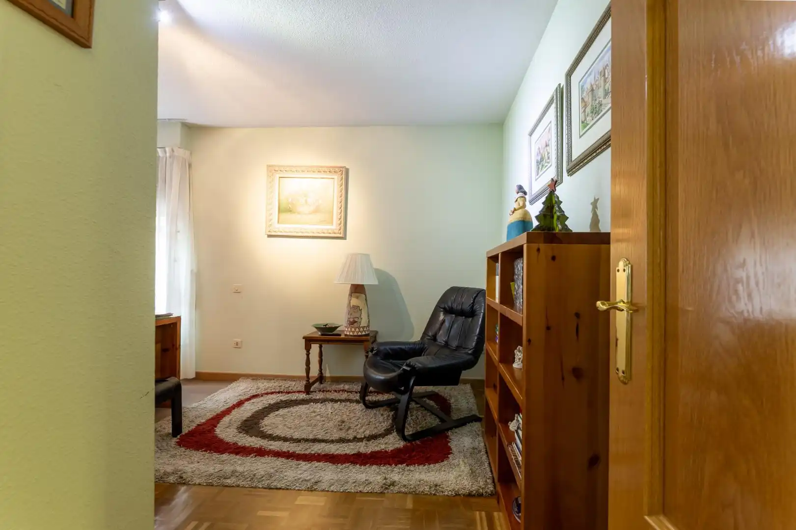 Living room of Flat for sale in Tres Cantos  with Heating, Parquet flooring and Storage room