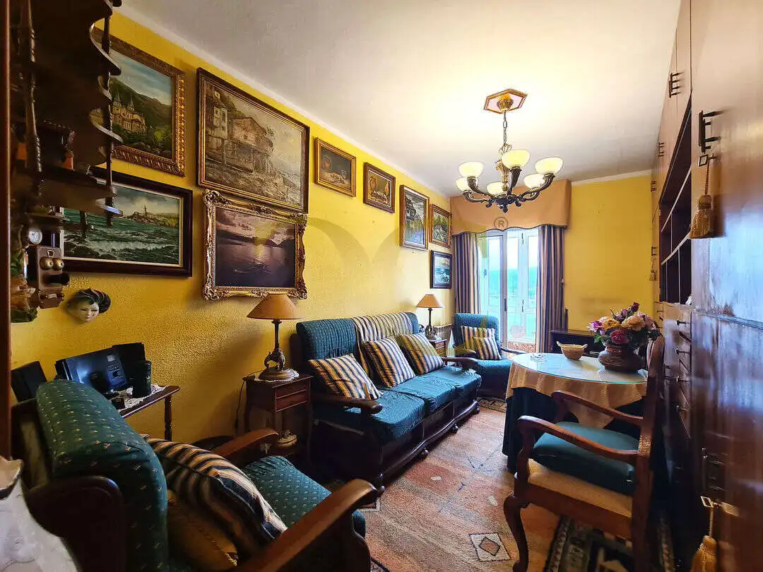 Sala de estar de Piso en venta en Ribadesella con Calefacción y Trastero