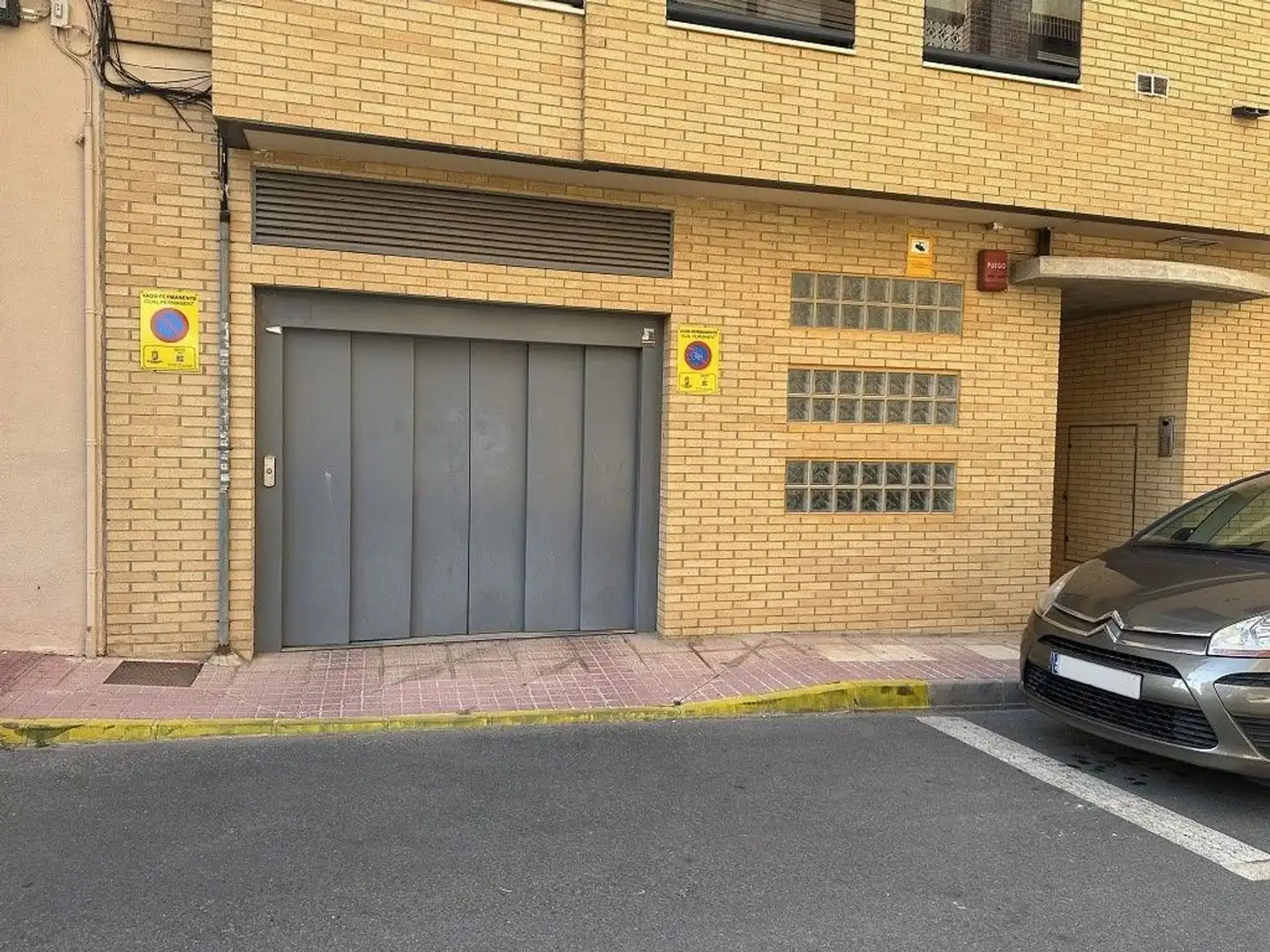 Aparcament en venda a Calle de l'Almirall Roger de Lluria, imagen 2