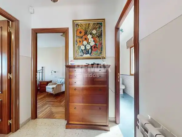 Dormitori de Casa o xalet en venda en Nigrán amb Calefacció, Jardí privat i Parquet