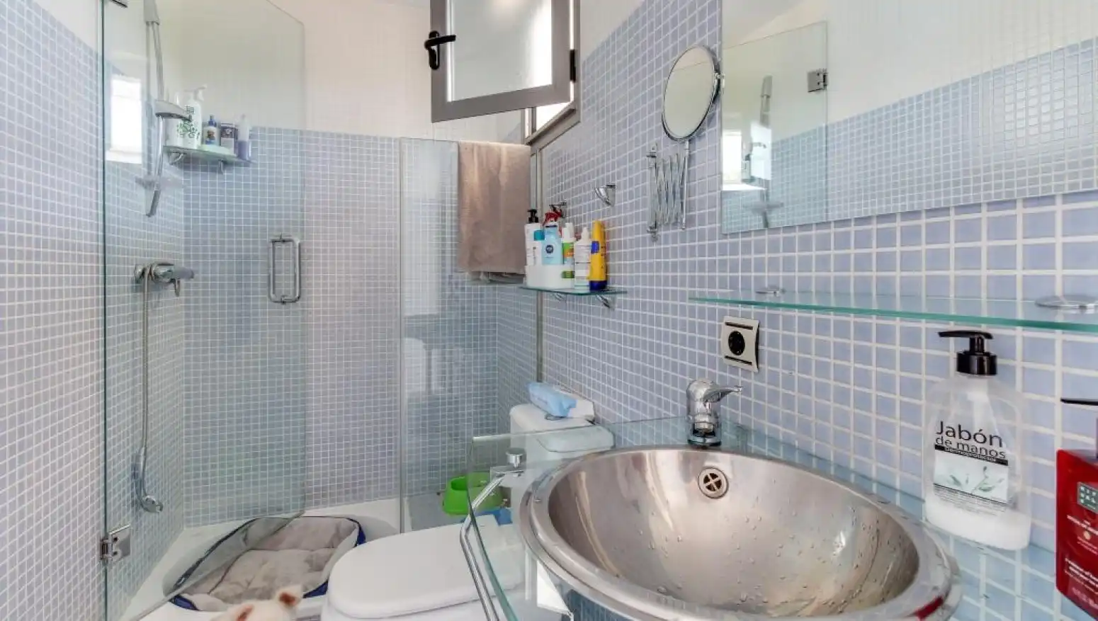 Badezimmer von Haus oder Chalet zum Verkauf in Villamayor mit Klimaanlage, Heizung und Privatgarten