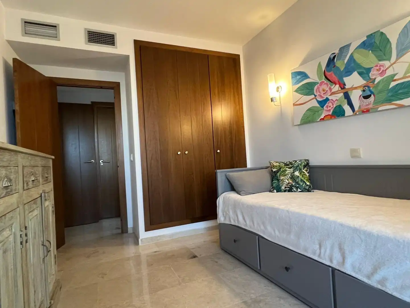Dormitori de Pis en venda en Torrevieja amb Calefacció, Terrassa i Moblat