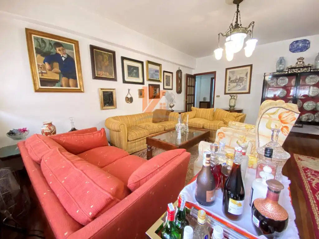 Sala de estar de Piso en venta en Santiago de Compostela  con Calefacción y Horno