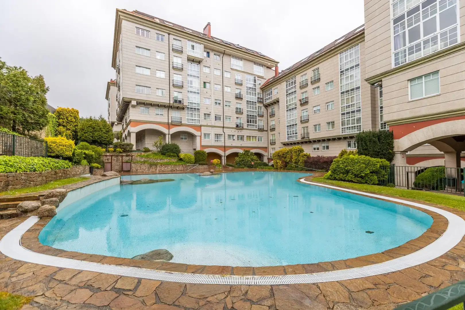 Piscina de Dúplex en venta en A Coruña Capital  con Jardín privado, Trastero y Piscina comunitaria