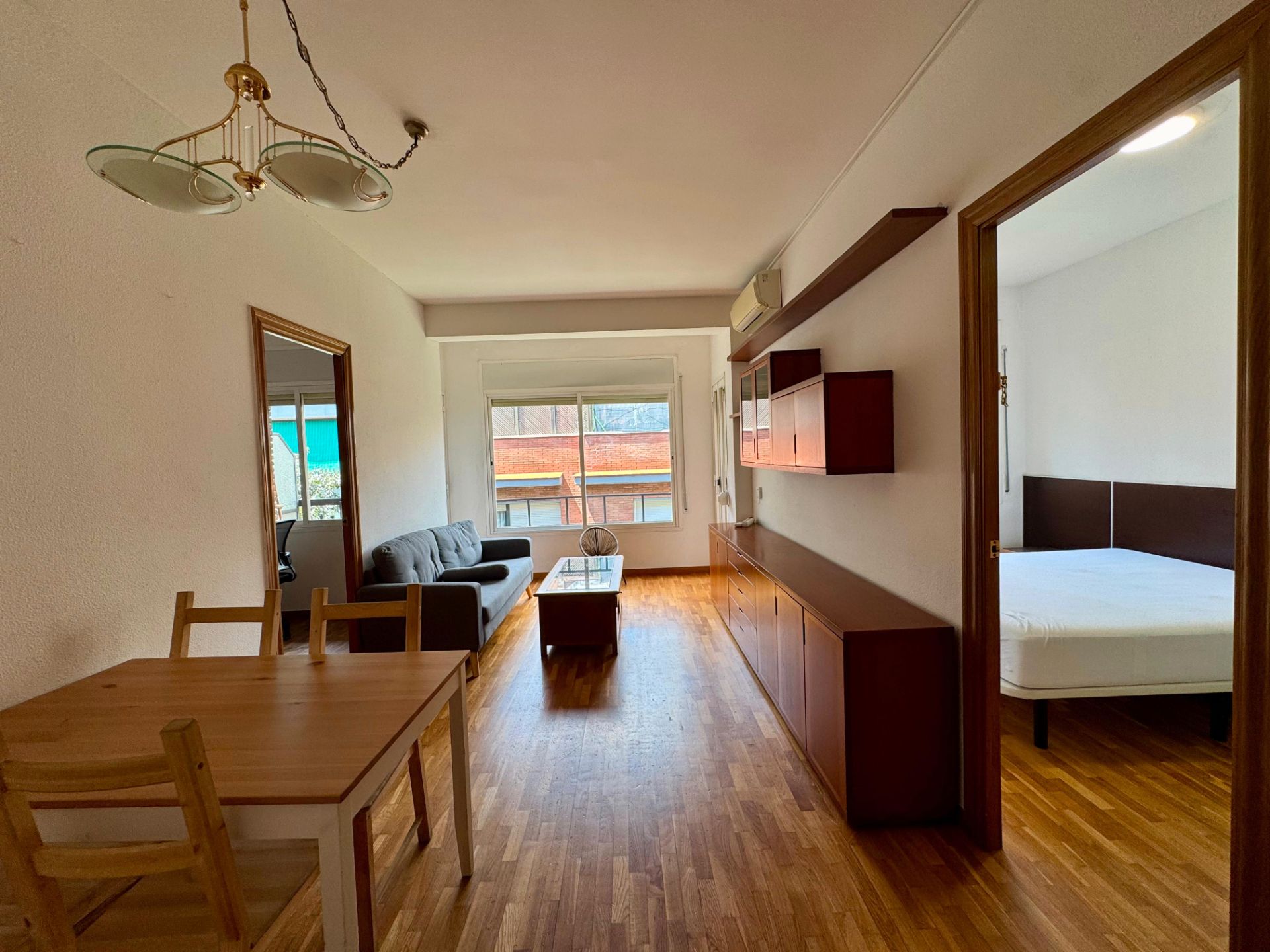 Sala de estar de Piso de alquiler en  Barcelona Capital con Parquet, Amueblado y Horno