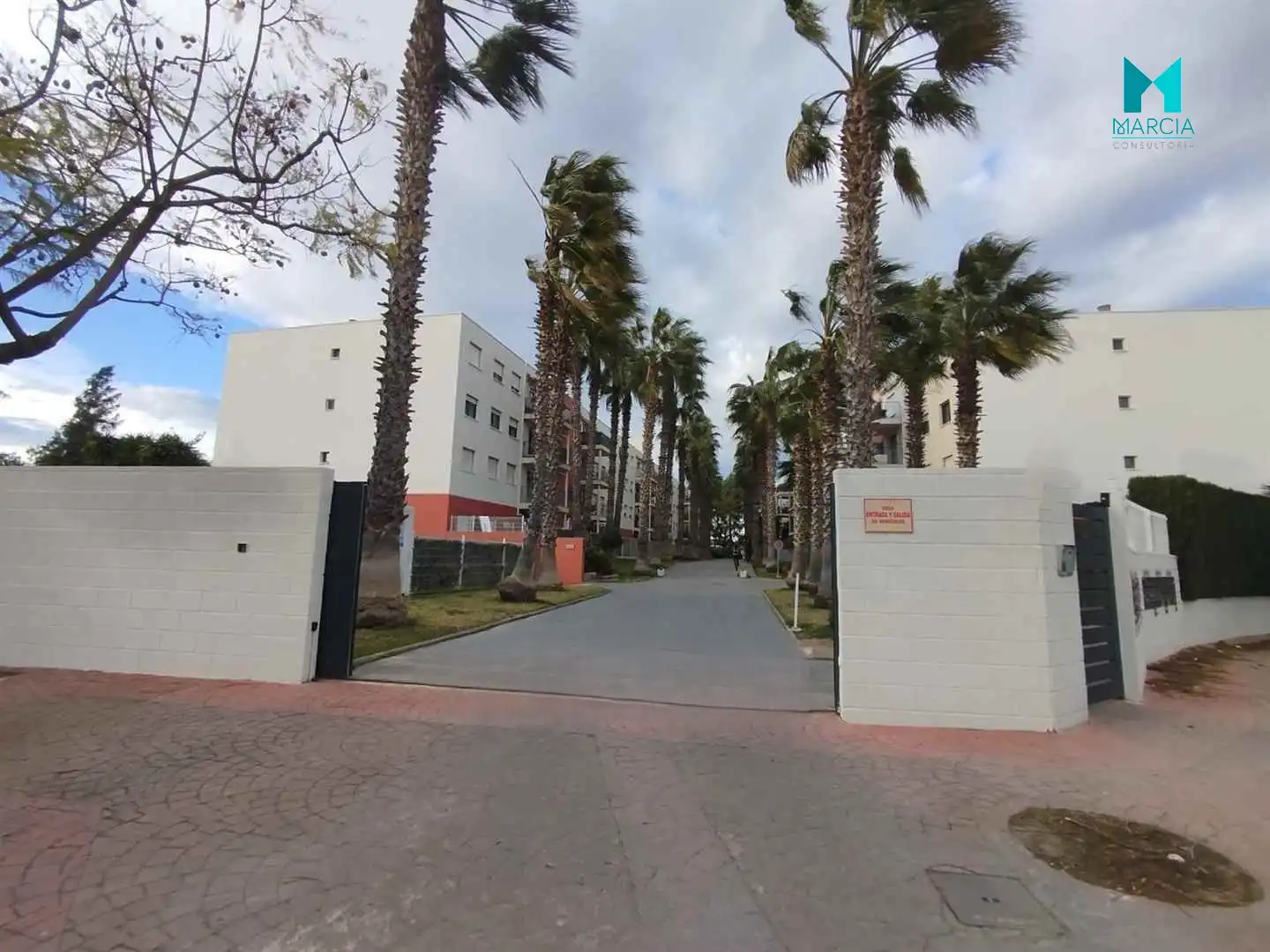 Vista exterior de Pis en venda en Riba-roja de Túria amb Terrassa
