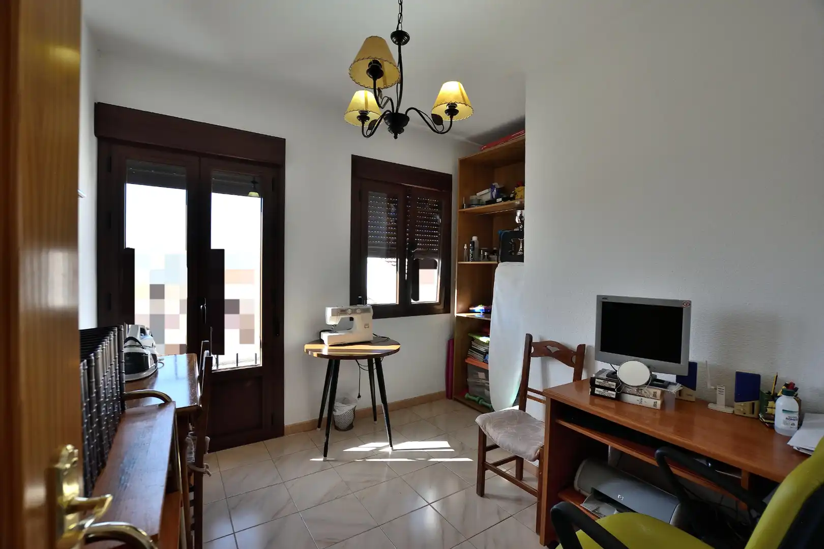 Sala d'estar de Casa adosada en venda en Ronda amb Traster, Forn i Rentadora