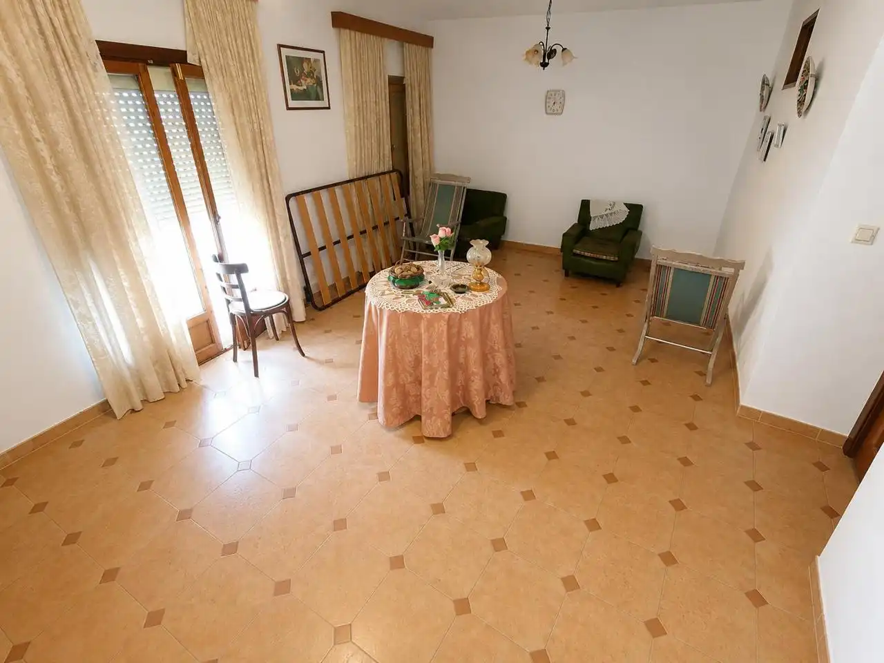 Sala d'estar de Casa o xalet en venda en Alcuéscar amb Terrassa
