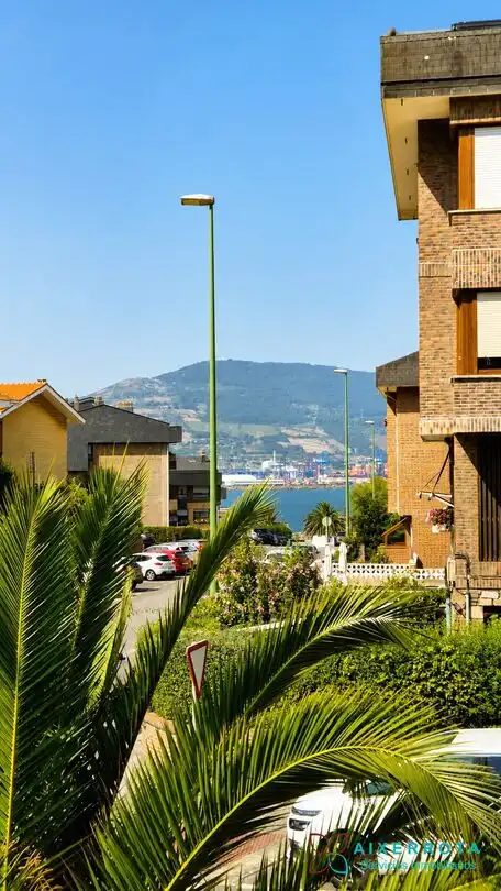 Vista exterior de Dúplex en venta en Getxo  con Calefacción, Jardín privado y Terraza