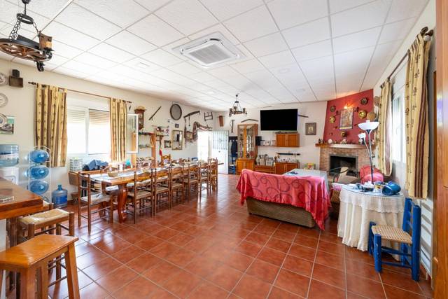 Casa-chalet en Venta en Darro