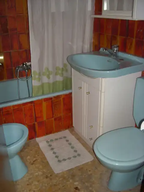 Bathroom of Flat for rent in Zaragoza  with Heating, Parquet flooring and Furnished
