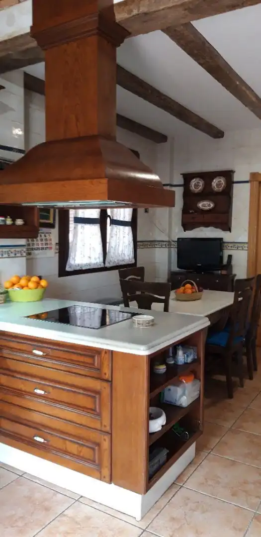 Cuina de Casa o xalet en venda en Linares amb Aire condicionat, Calefacció i Jardí privat
